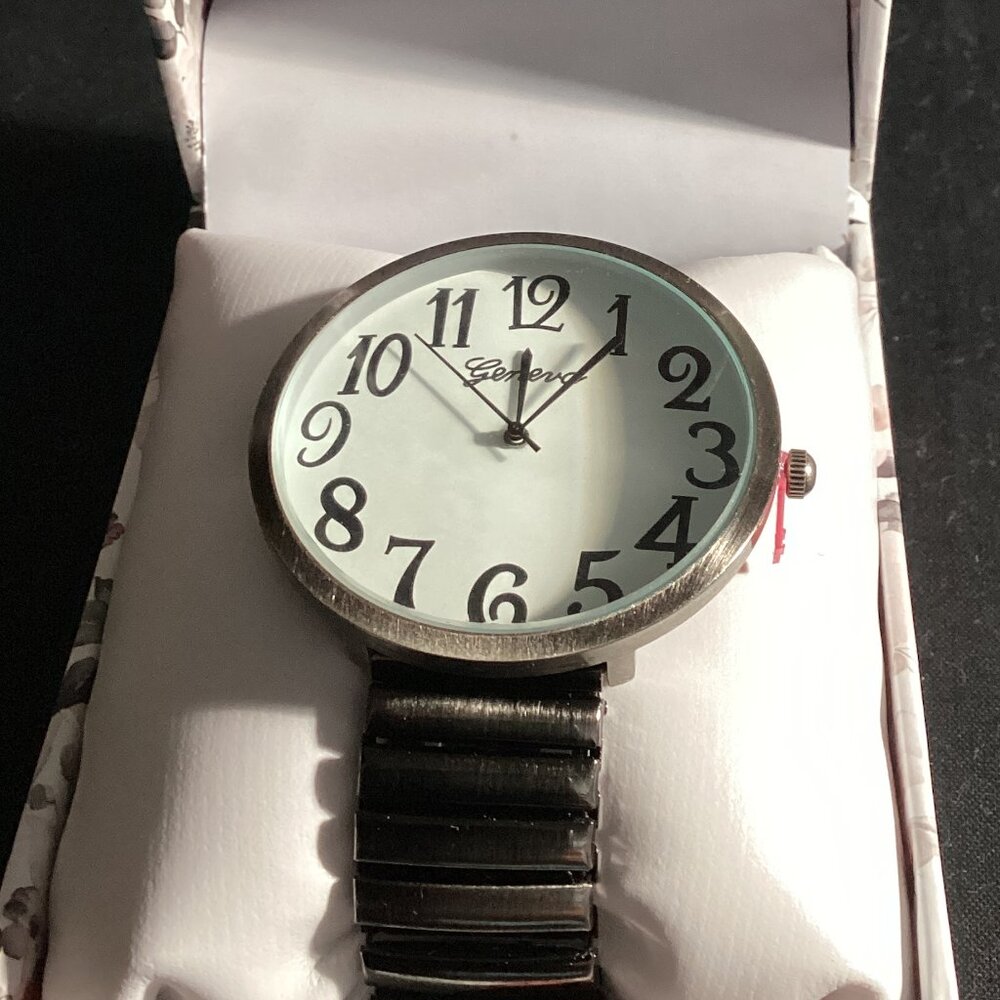 NEW Olivia Pratt WATCH